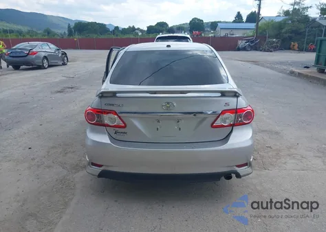 2013 Toyota Corolla S z USA, uszkodzony, nr VIN 2T1BU4EE1DC004028